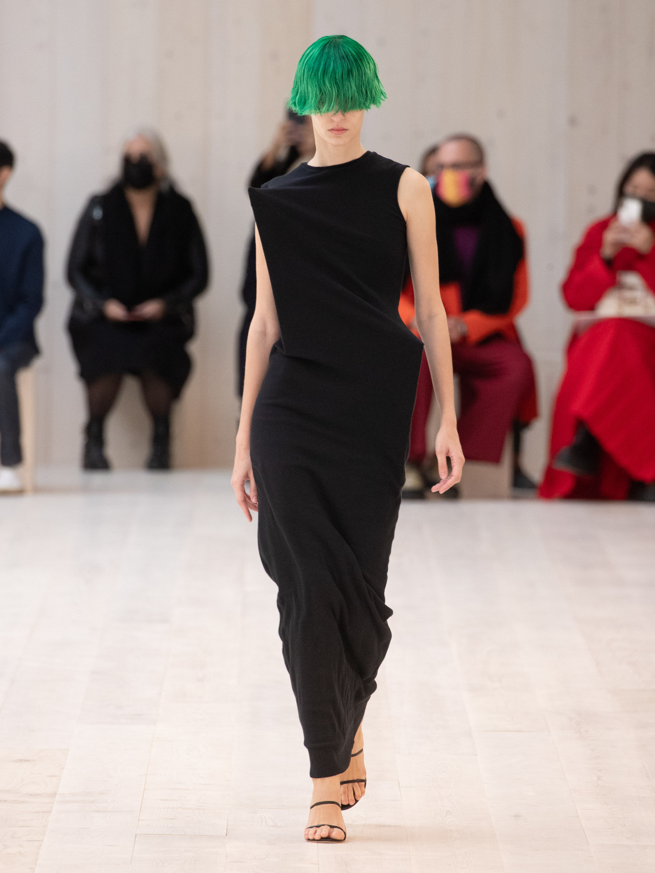 Runway · Spring-Summer 2022 women's collection · LOEWE